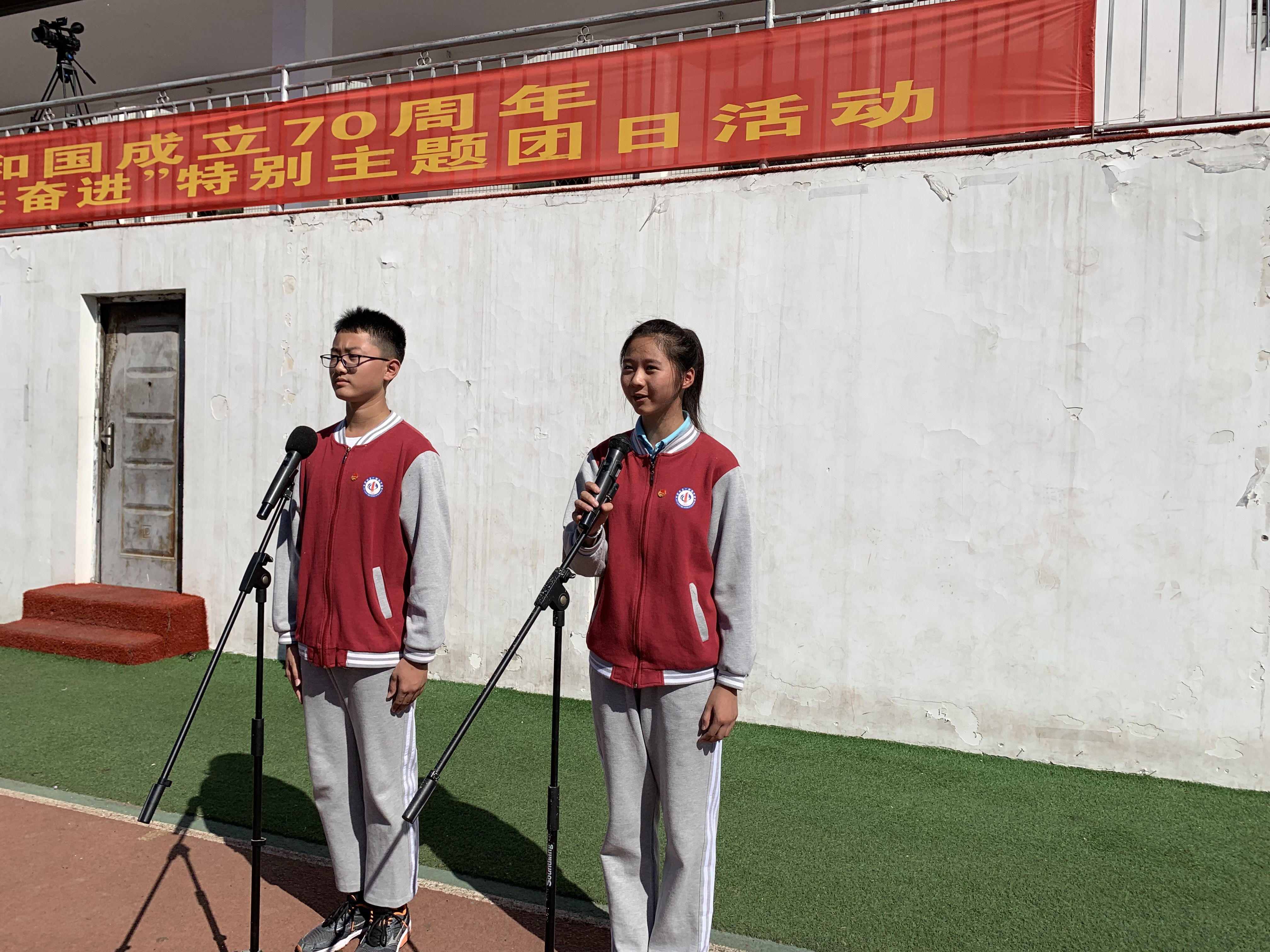 团员青年代表国旗下演讲.JPG