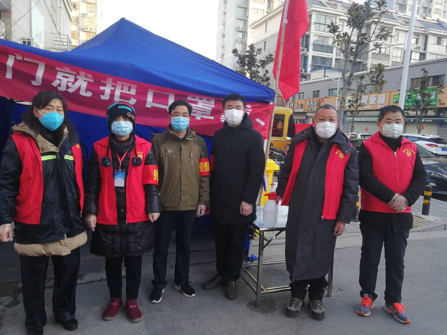 社区战“疫”2.jpg